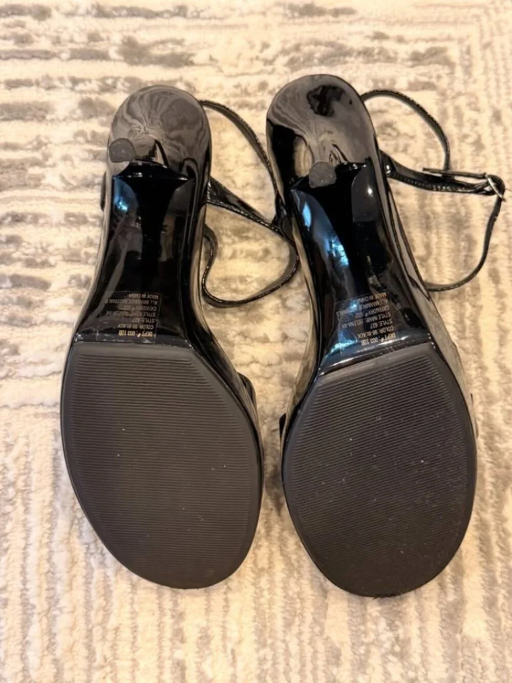Bakers women's size 9 Black Patent leather platform high heels